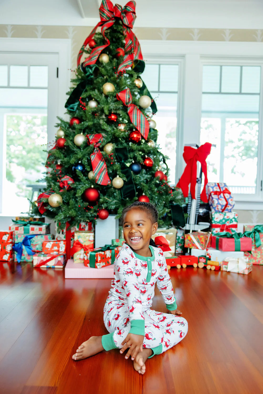 Sutton's Sweet Dream Set (Unisex) Santa's Sing Along with Kiawah Kelly Green